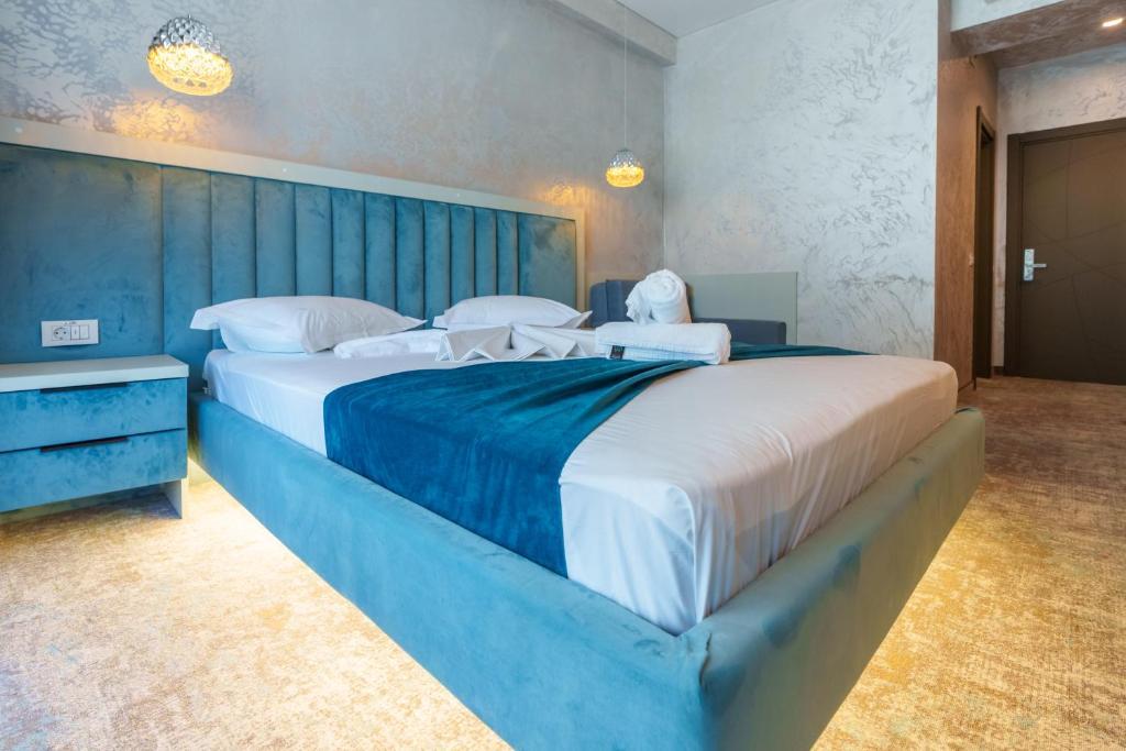 Cameră Triplă cu Balcon — vedere principală